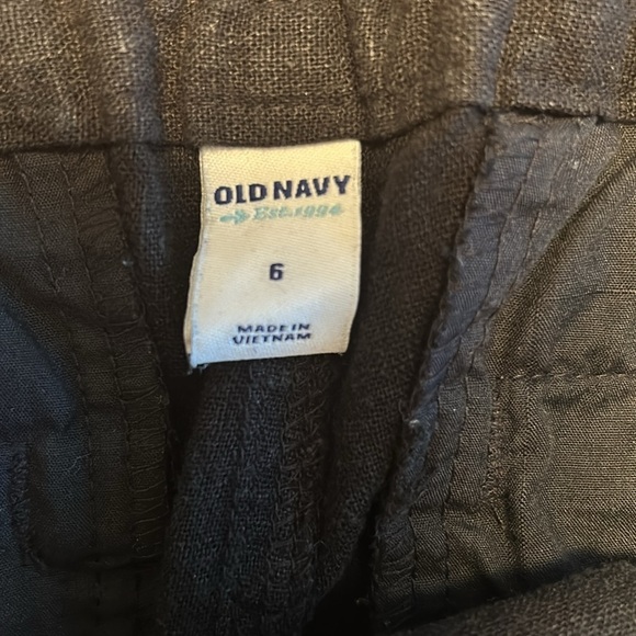 Women’s linen Old Navy black shorts size 6. - Picture 4 of 6